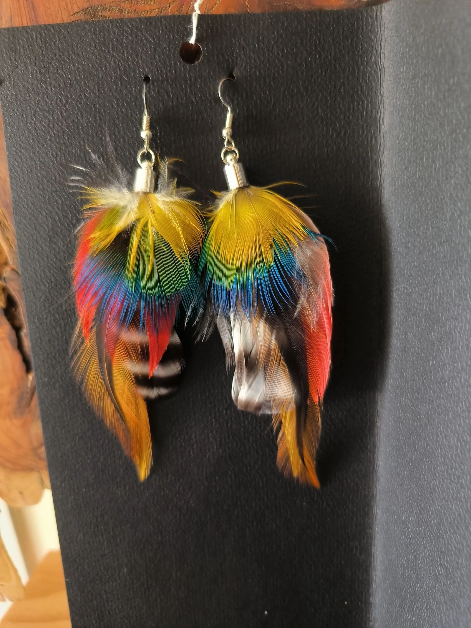 Boucles d'oreilles bohème chic originales en plumes naturelles 